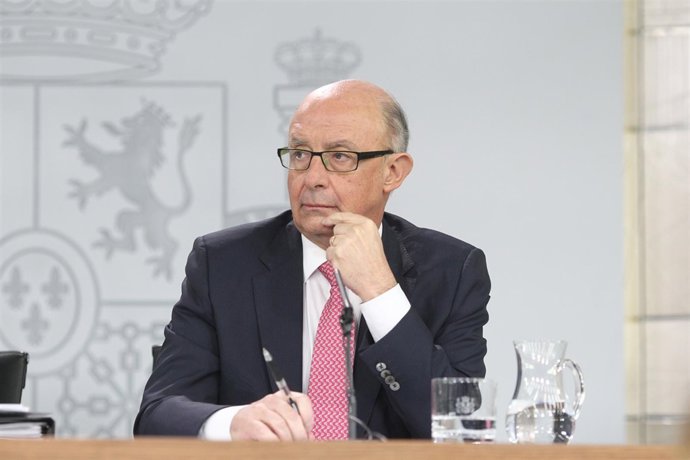 Rueda de prensa de Cristóbal Montoro tras el Consejo de Ministros