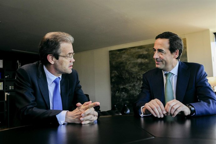 Jordi Gual y Gonzalo Gortázar (CaixaBank)