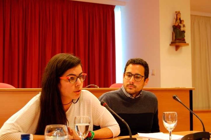 Cristina Cons y Javier Medina, jóvenes españoles que se han reunido con el Papa