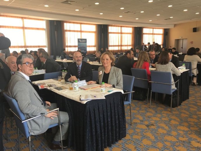 La presidenta de la APA participa en un encuentro empresarial