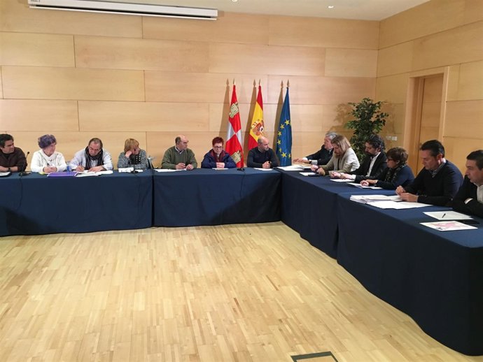 Valladolid.- Reunión de las plataformas con los partidos políticos (26/318)