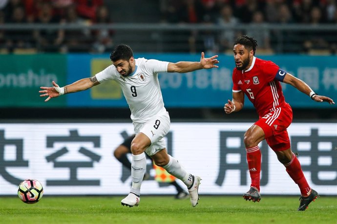 Luis Suárez Gales Uruguay China Cup Ashley Williams