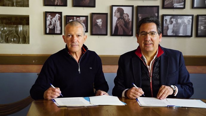 Convenio entre las fundaciones Cajasol y Lágrimas y Favores                    