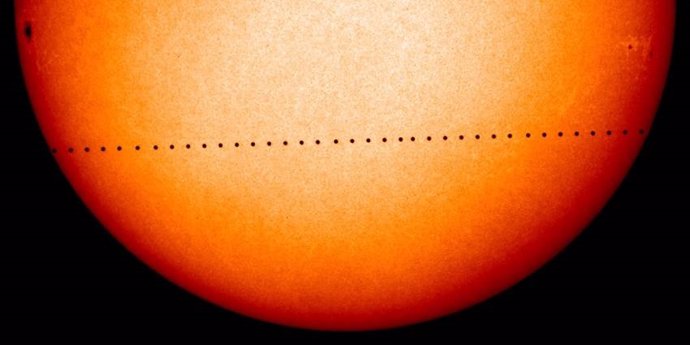 El planeta Mercurio, captado en tránsito sobre el disco solar