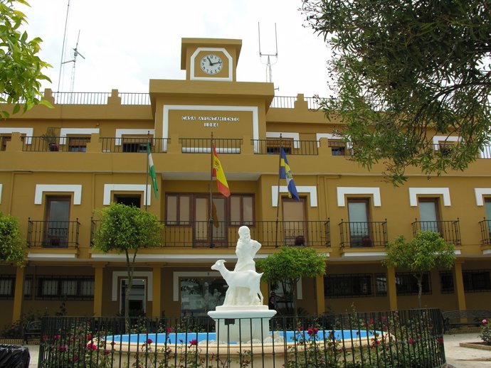 Fachada del Ayuntamiento de Aljaraque (Huelva).