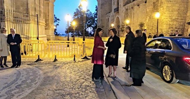La Reina Sofía Es Recibida Por Armengol En Palma