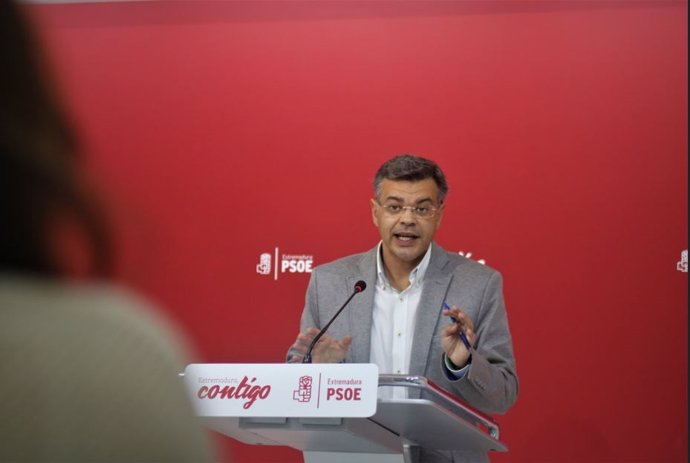 Juan Antonio González en rueda de prensa en Mérida 