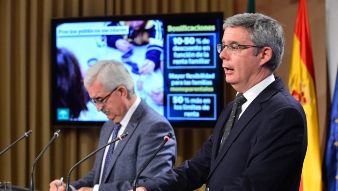 Manuel Jiménez Barrios y Juan Carlos Blanco tras el Consejo de Gobierno