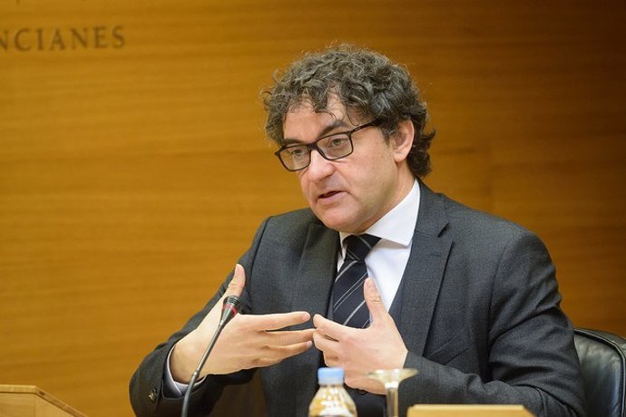 Colomer comparece en Les Corts