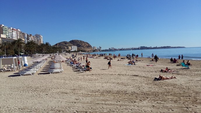 Playa de El Postiguet, este martes