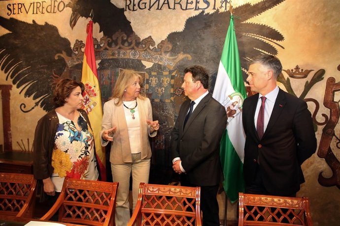 Angeles Muñoz y TSS Group firman un acuerdo