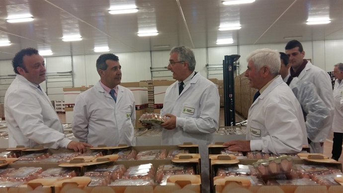 Olona visita la Granja del Rosario de Mainar (Zaragoza).