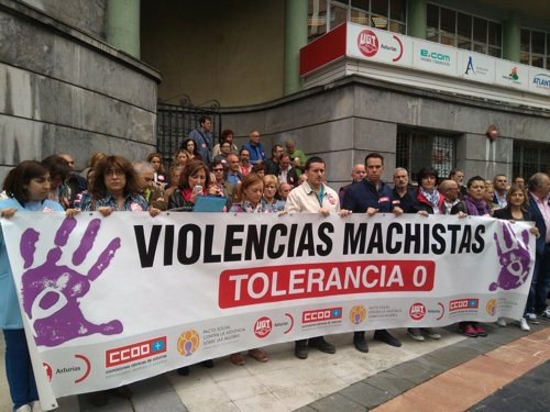 Concentración contra la violencia machista en Oviedo