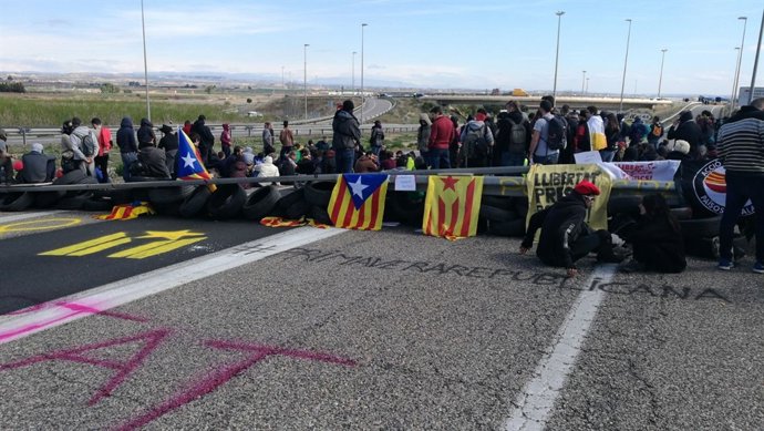 Cort de la A-2 a Soses (Lleida) el matí del dimarts