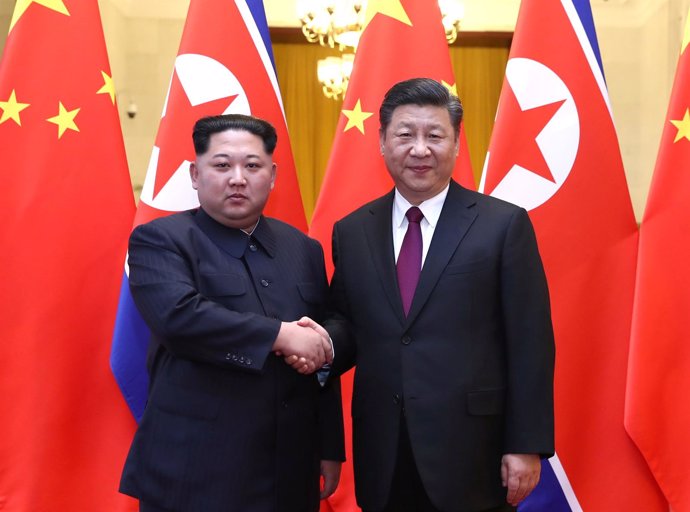 El líder norcoreano, Kim Jong Un, y el presidente de China, Xi Jinping.