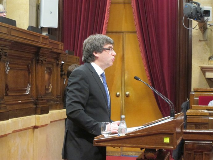 El president C.Puigdemont en el ple del Parlament