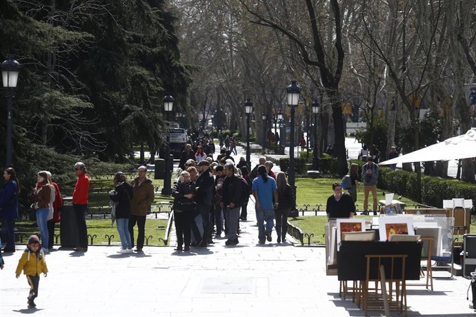 Entrada al museo del Prado, gente, turismo, turista, turistas, Madrid