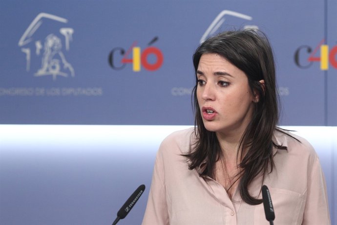 Irene Montero registra la petició de reprovació de Dolors Montserrat