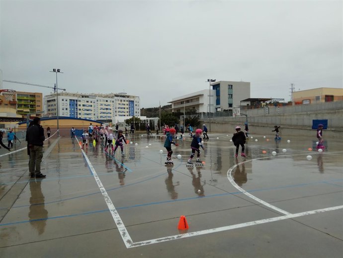 Patinaje extraescolares málaga patio niños colegio revello de toro escuela depor