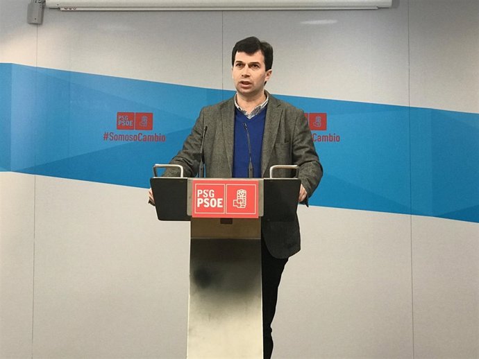 El secretario xeral del PSdeG, Gonzalo Caballero, en rueda de prensa, 