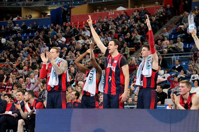 El Baskonia celebra un canasta en el Fernando Buesa Arena