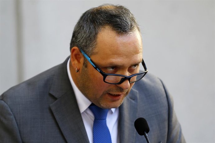 Sebastian Davalos, hijo de Michelle Bachelet