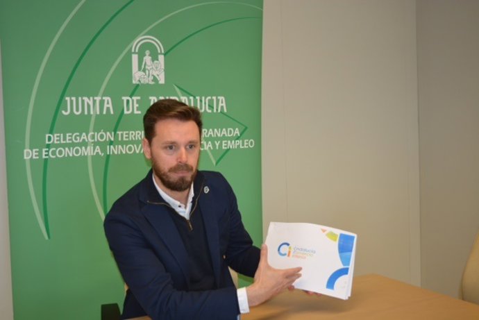 El delegado de Empleo de la Junta en Granada, Juan José Martín Arcos