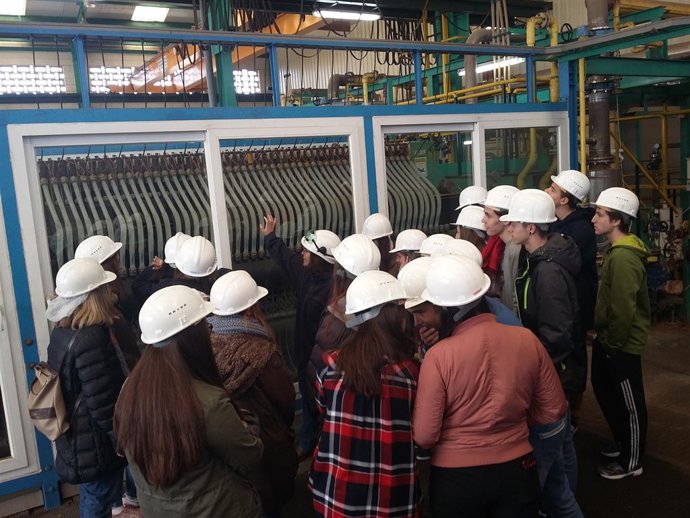 Alumnos del IES Biello Aragón visitan Ercros