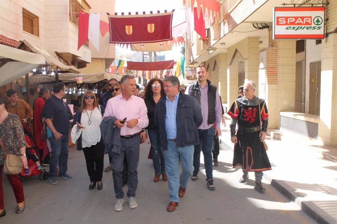 El alcalde Anastasio Bastida inaugura el Mercado Medieval