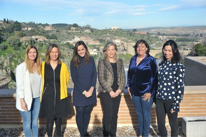 Las diputadas del PP C-LM Agudo, Guarinos, Roldán, Merino, Arnedo y Alonso