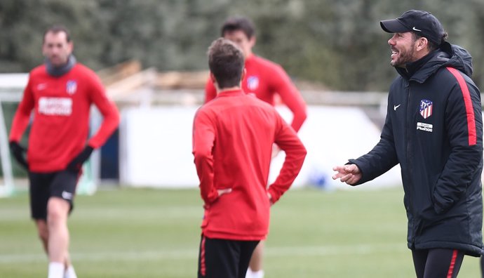 Diego Pablo Simeone entrenamiento Atlético