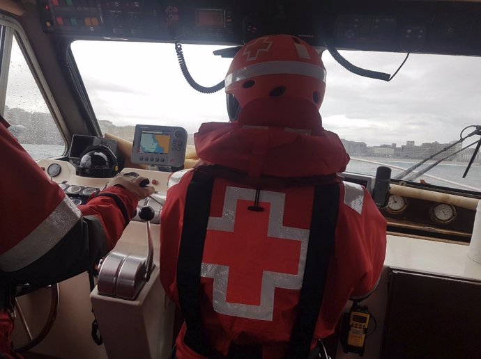 Búsqueda de la joven a la que arrastró el mar en A Coruña