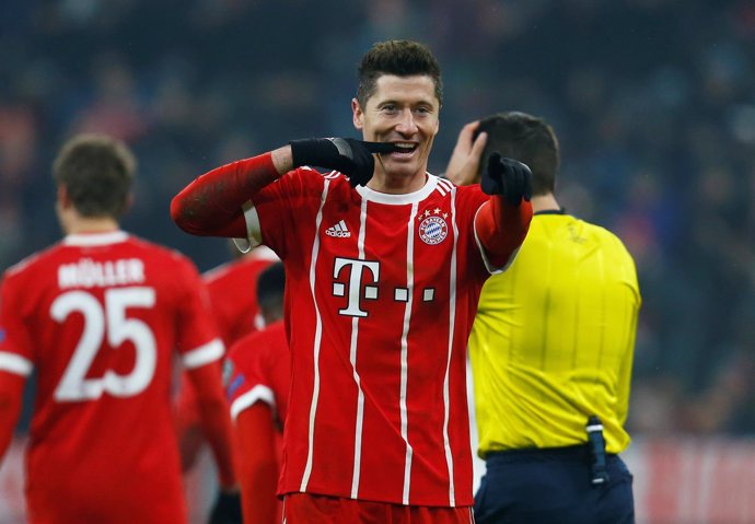 Robert Lewandowski celebra un gol con el Bayern