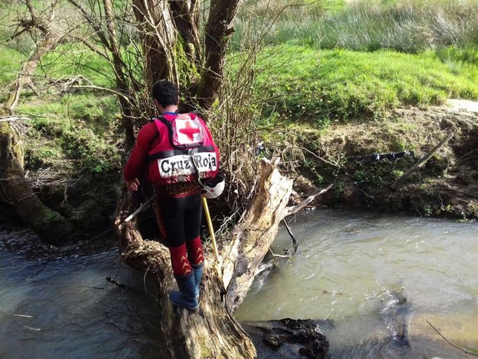 Labores de búsqueda del hombre desaparecido en Colindres 