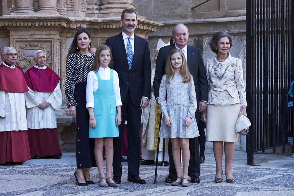 Semana Santa en Palma: La Familia Real en la Misa en la Catedral de Mallorca