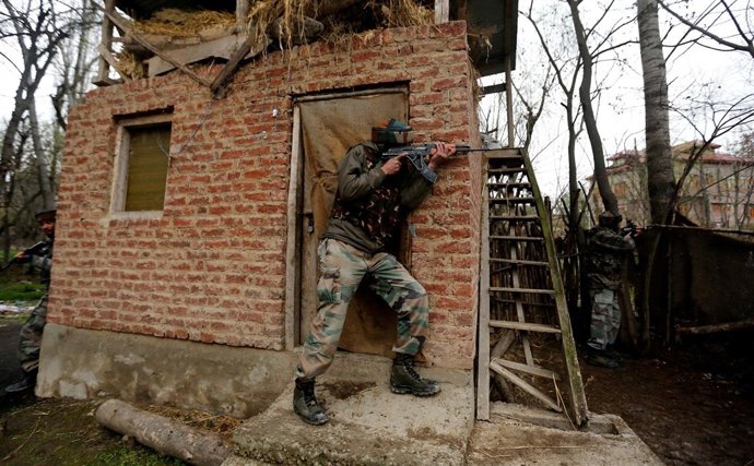 Militares indios en Cachemira