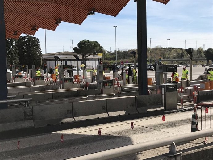 Acció dels CDR per deixar passar els cotxes sense pagar en el peatge de l'AP-7