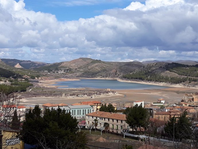 Uno de los embalses de la Cuenca del Ebro