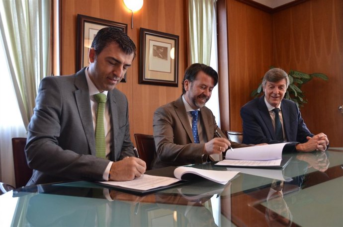 Nota De Prensa Y Fotografía: Los Realejos Movilidad