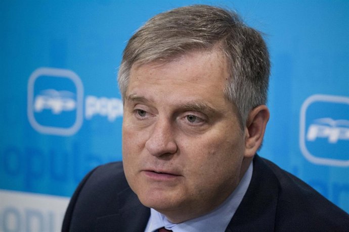  El portavoz del PP en las Cortes de Castilla-La Mancha, Francisco Cañizares