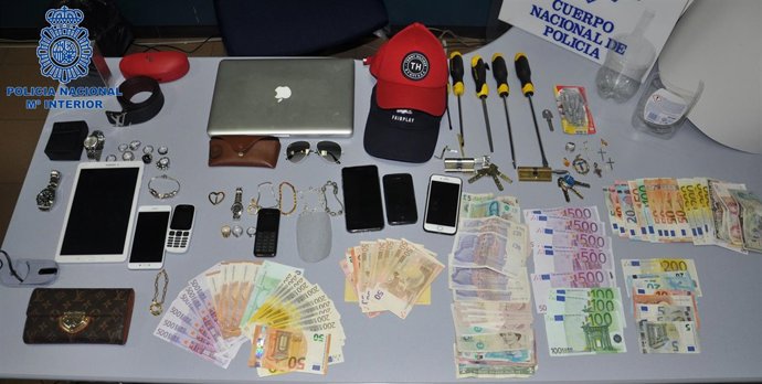 Cinco detenidos por robos