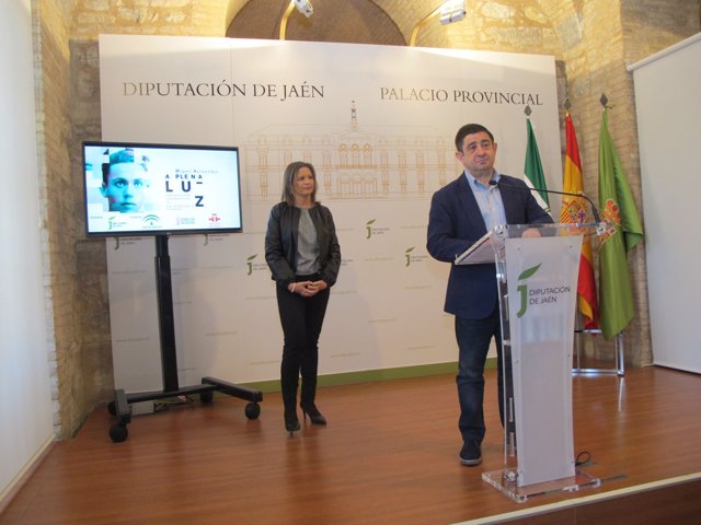 Presentación de las ciudades por las que pasará 'Miguel Hernández, a plena luz'.