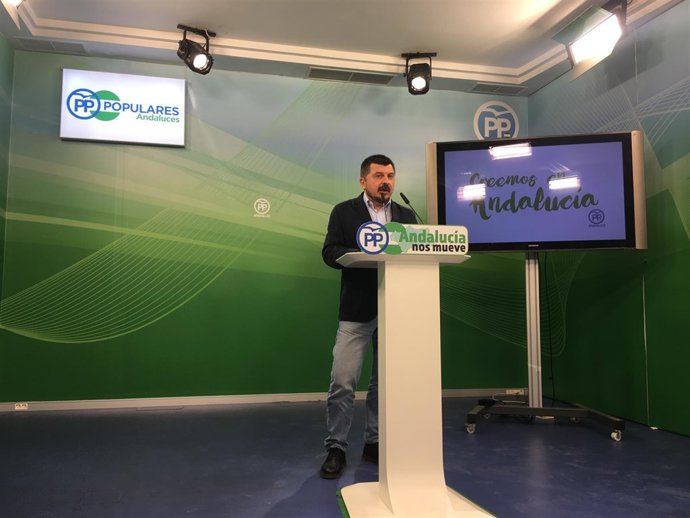 Toni Martín, este lunes, en rueda de prensa