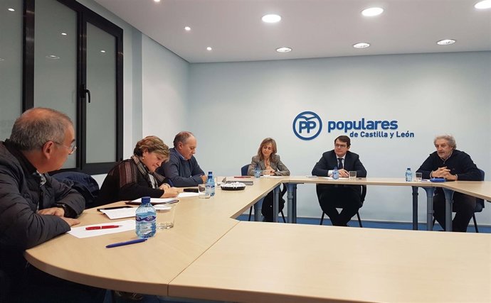 Reunión de el pte. Del PPCyL con miembros de UGT