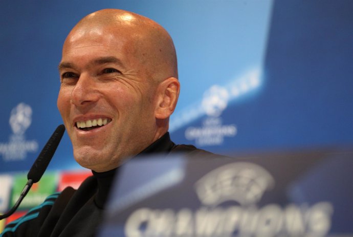 El entrenador del Real Madrid, Zinedine Zidane, en rueda de prensa de Champions