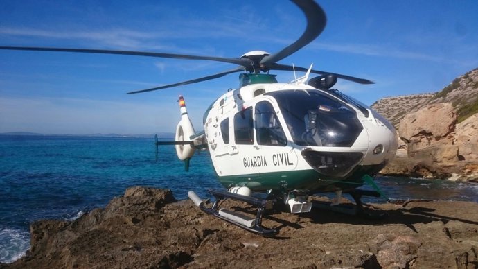 El helicóptero de la Guardia Civil en un rescate