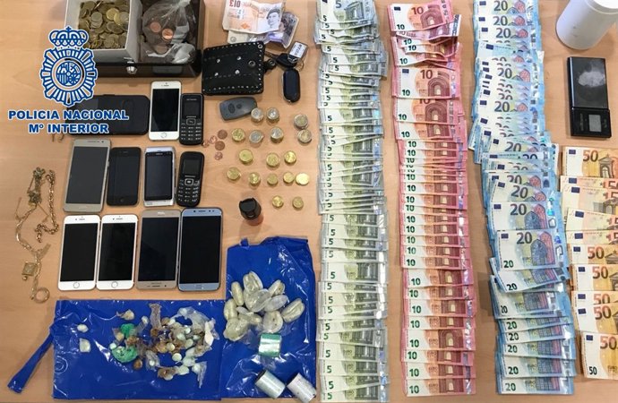 Nota De Prensa: "La Policía Nacional Detiene A Dos Hombres Por Tráfico De Drogas