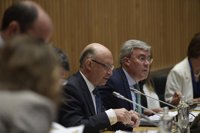 Montoro anuncia facilidades para reestructurar la deuda a comunidades y ayuntamientos "cumplidoras"