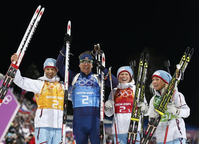 Bjoerndalen celebra con Svendsen, Eckhoff y Berger el oro en el relevo mixto