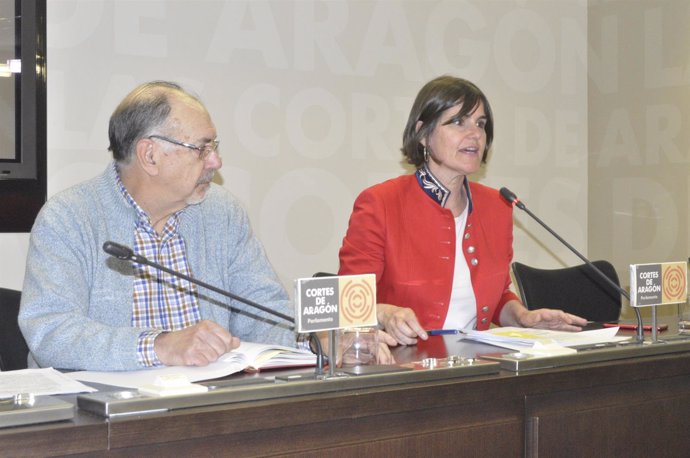 Allué y Bescós (PAR), en rueda de prensa este martes en las Cortes